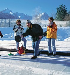 Zugspitzregion: Eisstockschie&szlig;en