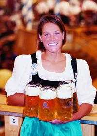Oktoberfest Bedienung