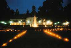 Tölzer Land: Kurpark Bad Tölz bei Nacht