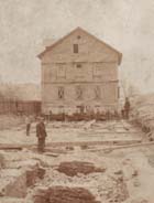 Verr&uuml;cktes Haus
