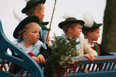Leonhardifahrt mit Kindern in Mühldorf 