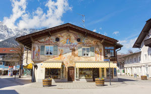 Haus mit Lüftlmalerei in Garmisch-Partenkirchen