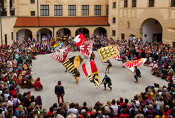 Fahnenschwinger auf der Burg Trausnitz