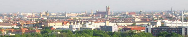 München Skyline vom Olympiaberg aus