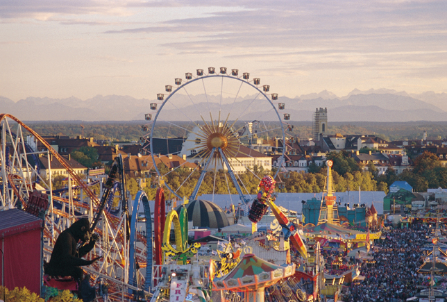 Münchner Oktoberfest - Blick über das Gelände